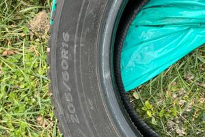 Gomme invernali 205 60 R16 usate