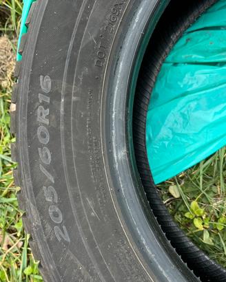 Gomme invernali 205 60 R16 usate