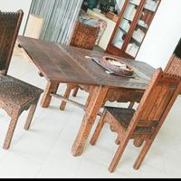 Tavolo quadrato allungabile e 4 sedie antiche