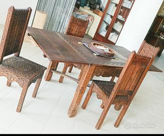 Tavolo quadrato allungabile e 4 sedie antiche