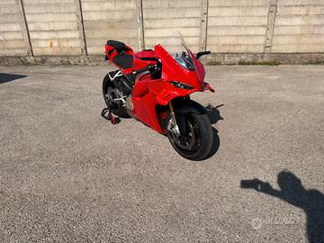 Ducati Panigale V4 S 2025 4500 km