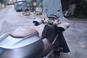 Piaggio Beverly 300 grigio 42.000 km tagliandi