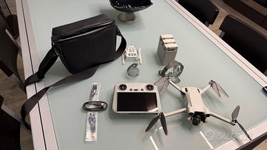 Drone DJI Mini 3 Pro (DJI RC)  + accessori