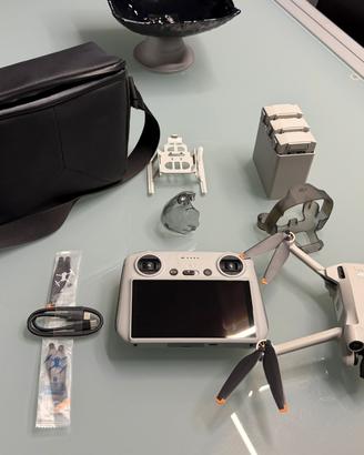 Drone DJI Mini 3 Pro (DJI RC)  + accessori