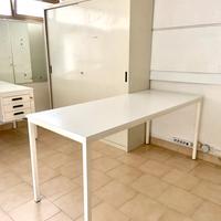 Tavolo bianco