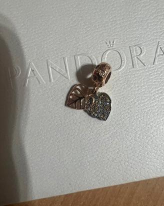 Pendente oro foglie scintillanti pandora
