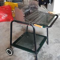 Barbecue a carbone con ruote