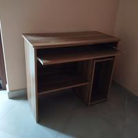 Scrivania computer e stampante in legno