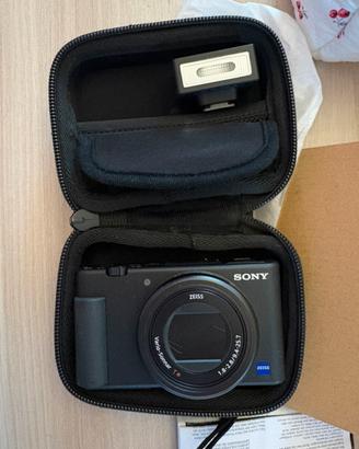 Sony ZV-1 con flash