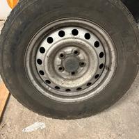 205/70/15 gomme e cerchi