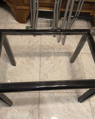 tavolino con due sedie 