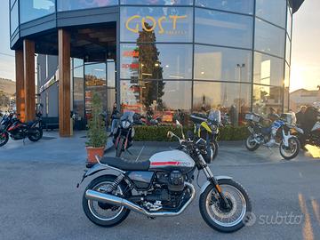 Moto Guzzi V7 km0