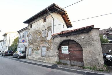 CASA SEMINDIPENDENTE A GORIZIA