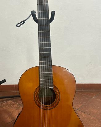 Chitarra classica YAMAHA CX40 amplificata