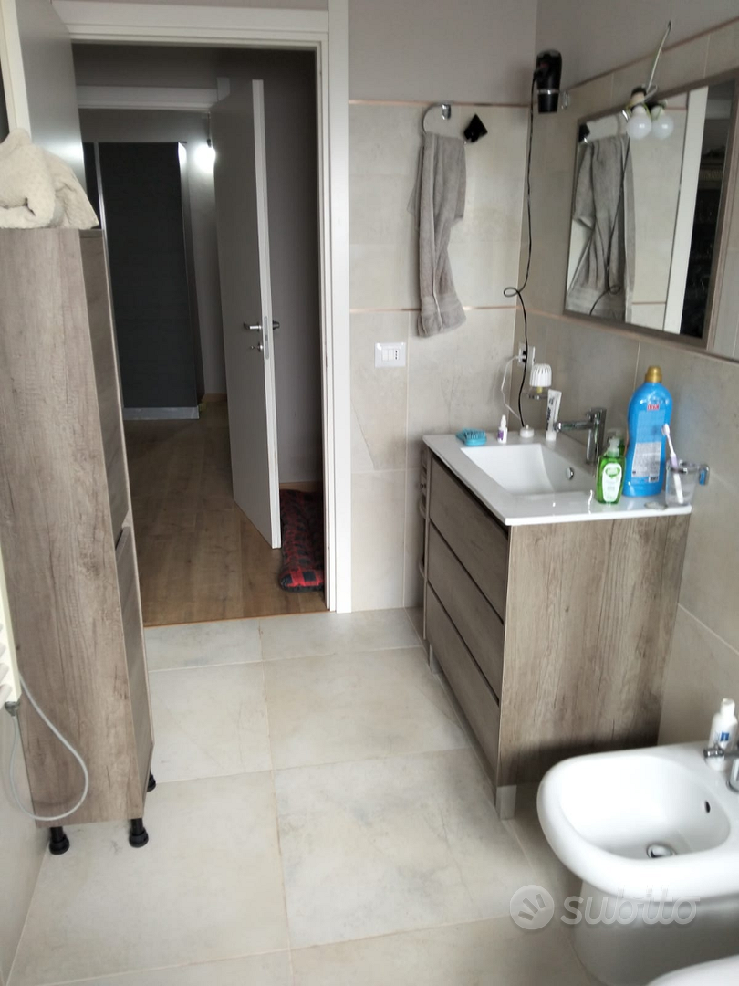 Bilocale moderno e ristrutturato - Vista 3