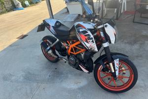 KTM Duke 390 ABS 2016