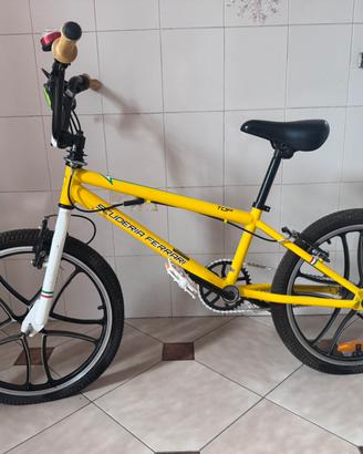 Bicicletta BMX Scuderia Ferrari Top 20