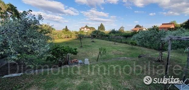 Terreno di 750 mq a presa -piedimonte etneo - Vista 2