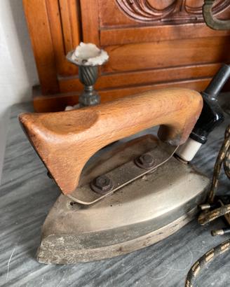 Ferro da stiro vintage da collezione