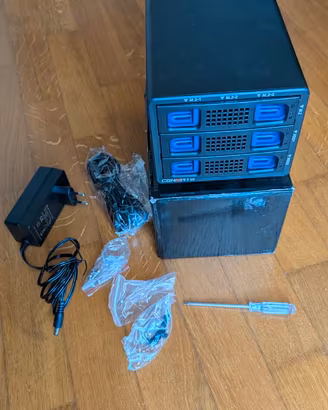 Case Cenmate Hybrid 2xSata 3xNvme RAID