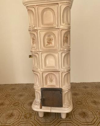 Stufa modulare in maiolica ad accumulo