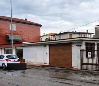 Negozio a Vicenza, via Pola, 6, 3 locali