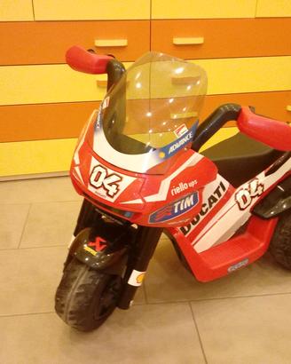 triciclo elettrico " Peg Perego " minimoto Ducati