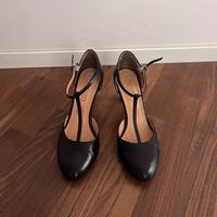 Scarpe décolleté in pelle con cinturino