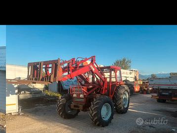 Trattore fiat 980 con pala