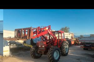 Trattore fiat 980 con pala