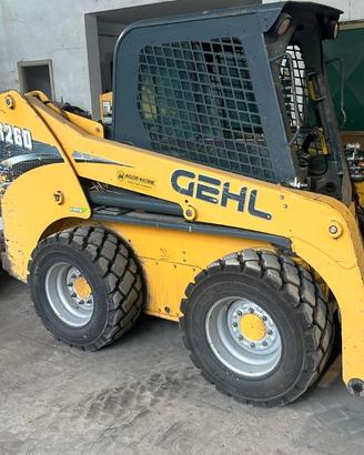 Minipala Gehl R260 VENDUTA A BREVE MODIFICHEREMO