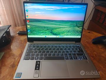 Lenovo yoga S730 13 pollici  i7 16 RAM 500 ssd