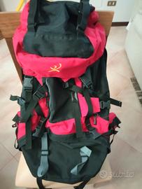 zaino per escursioni in montagna 