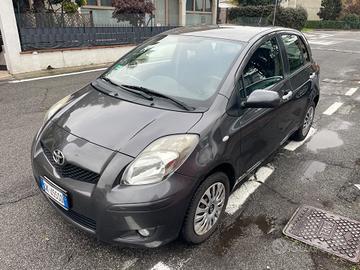 Toyota Yaris 1.0 5 porte