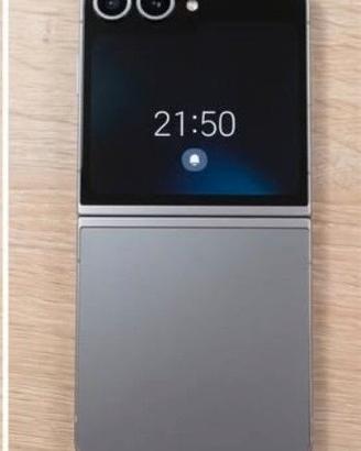 Samsung Galaxy Z Flip 6  12 RAM 512. ROM