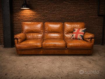 Divano Chester Chesterfield in vero cuoio inglese 