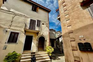 CASA INDIPENDENTE A AGOSTA