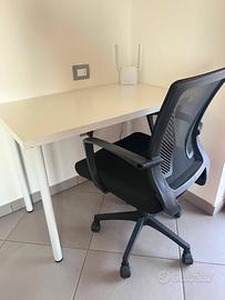 Scrivania e sedia da ufficio regolabile