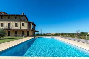Villa di 1050 m² con più di 5 locali e box auto a 