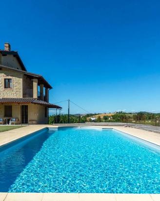 Villa di 1050 m² con più di 5 locali e box auto a 