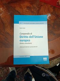 Stock di compendi di diritto come nuovi