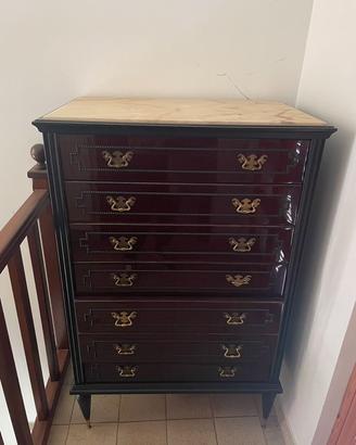 Elegante cassettiera vintage laccato bordeaux