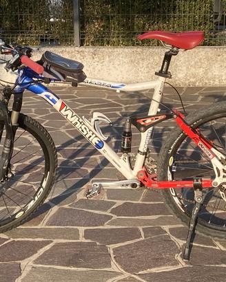 MTB WHISTLE FULL