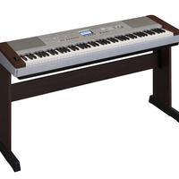 Pianoforte digitale Yamaha DGX-640  