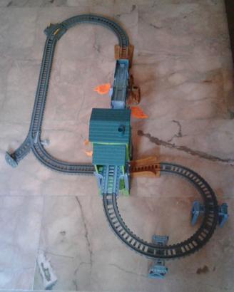 Pista trenino Thomas trackmaster fiery rescue set