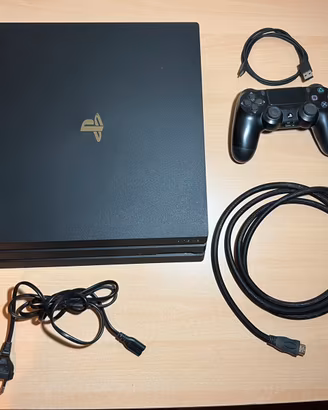 PlayStation 4 Pro 1 TB + Joypad e Giochi