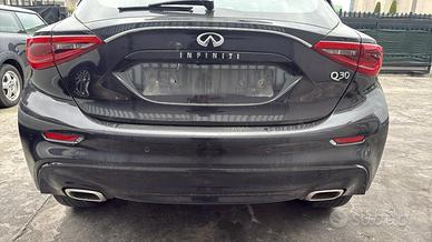 Paraurti posteriore con sensori INFINITI Q30 2017 
