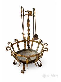 Porta legna da camino in ferro battuto c/attrezzi