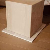 stand diffusori in marmo