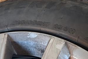 Gomme invernali 215/65 R17 e cerchi in lega